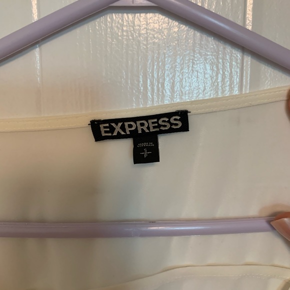 Express Wrap Blouse - Picture 3 of 4